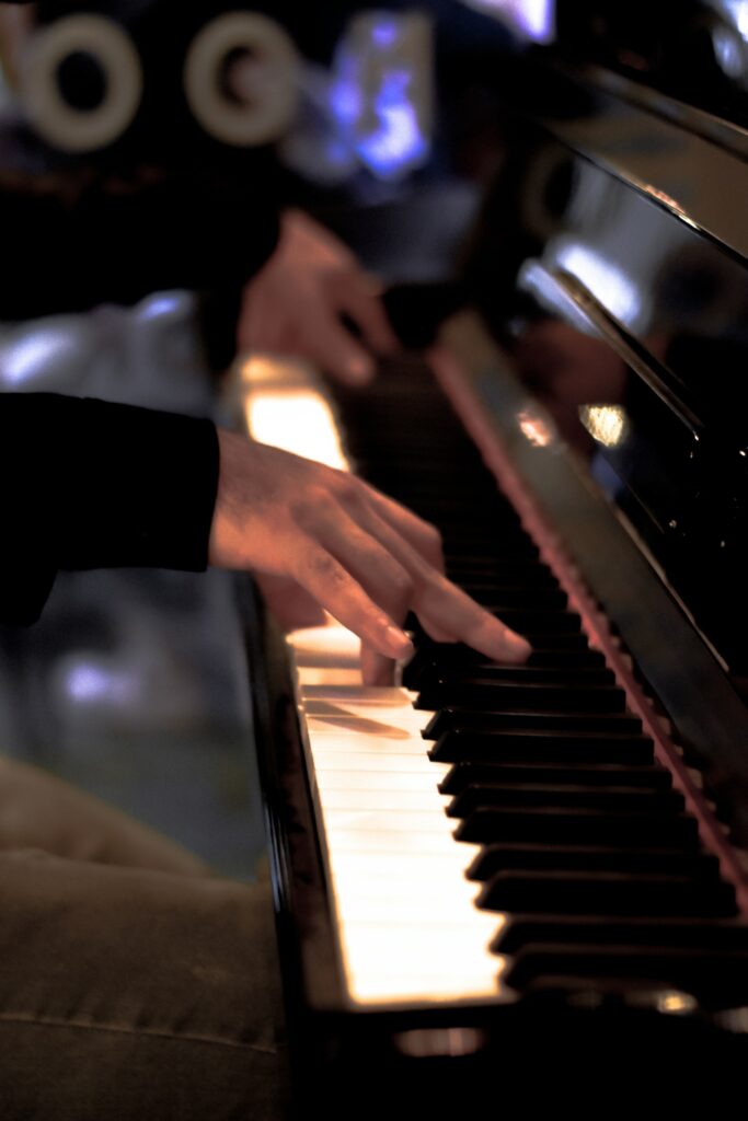 Rencontre-visite avec un accordeur et réparateur de pianos