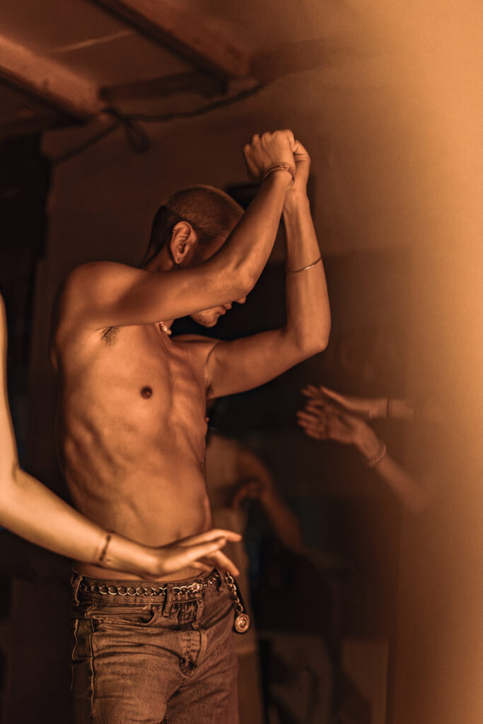 La Pose et le Gestepersonnalités queer
