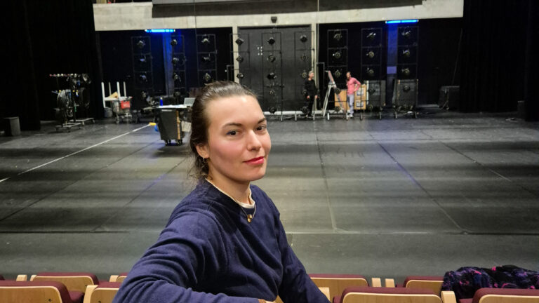 Maddie, Directrice des accueils et du développement des projets artistiques : « C’est un Tetris géant ! »