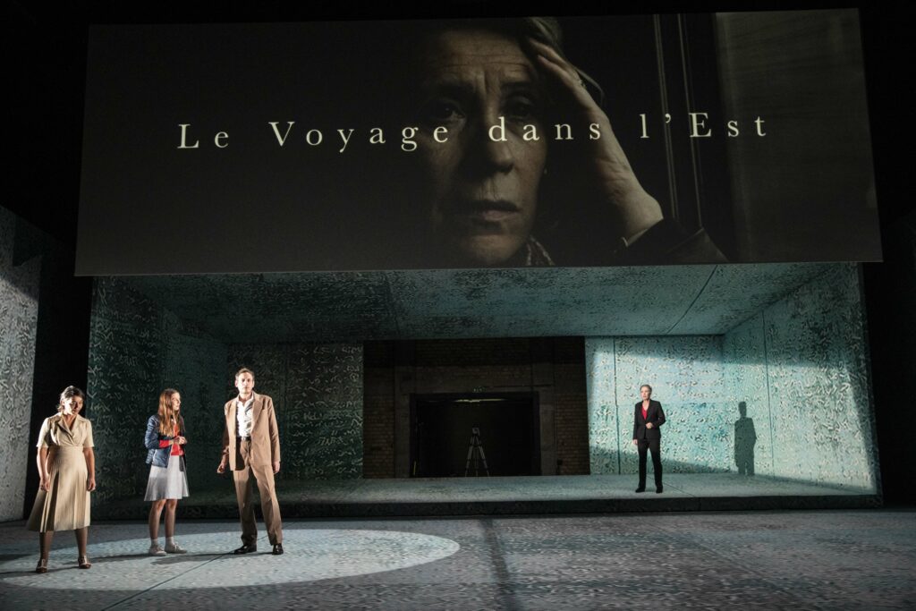 Le Voyage dans l’Est