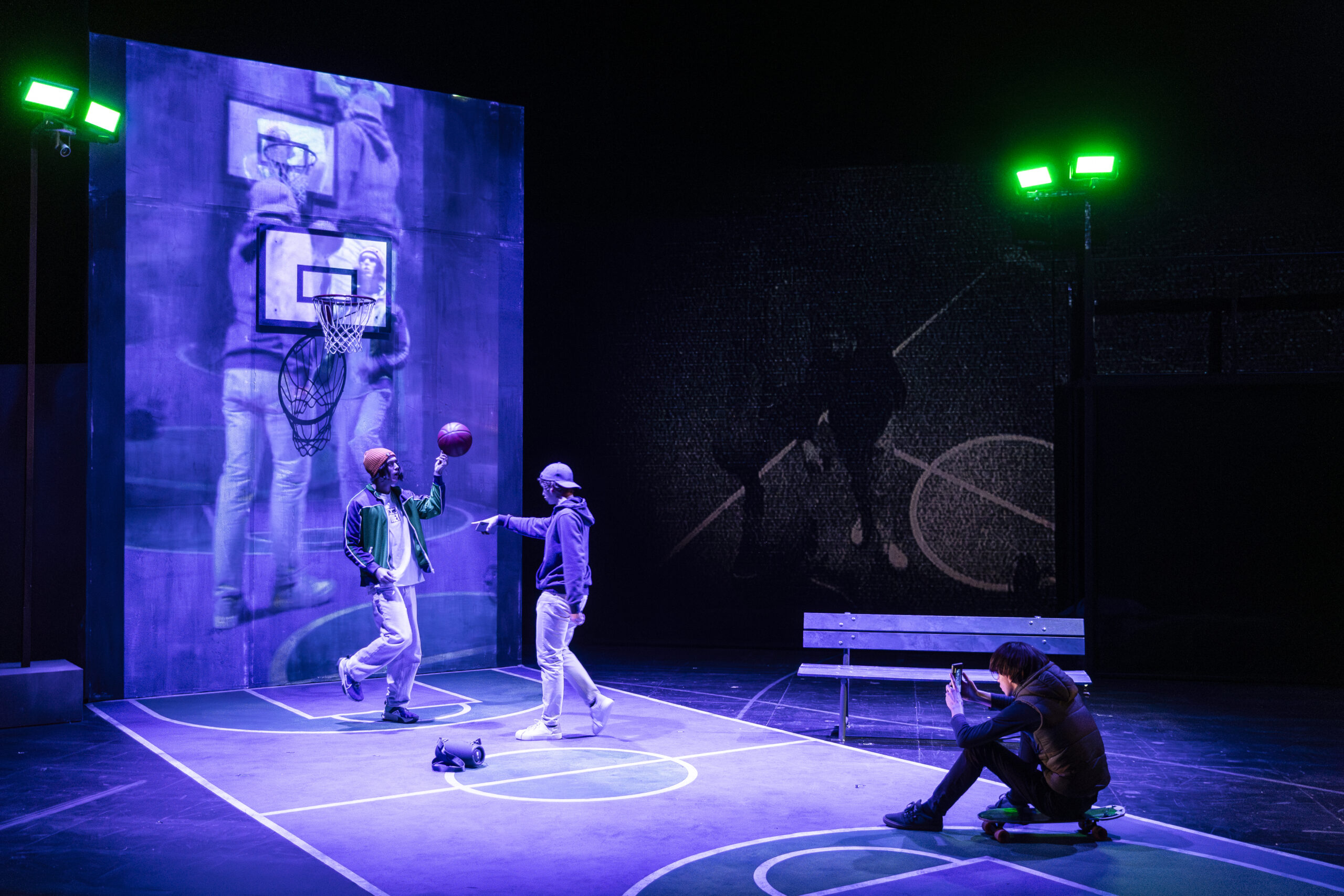 To like or not – spectacle augmenté sur l’adolescence