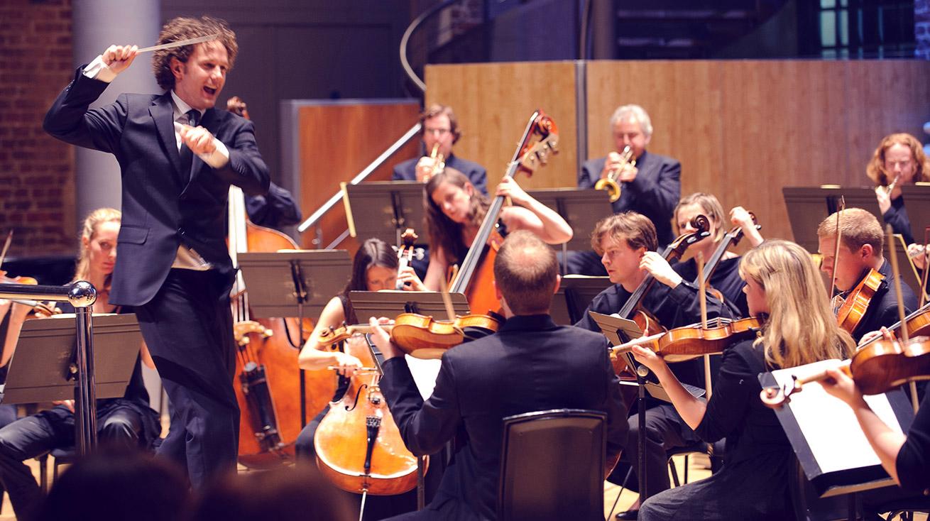 Aurora Orchestra